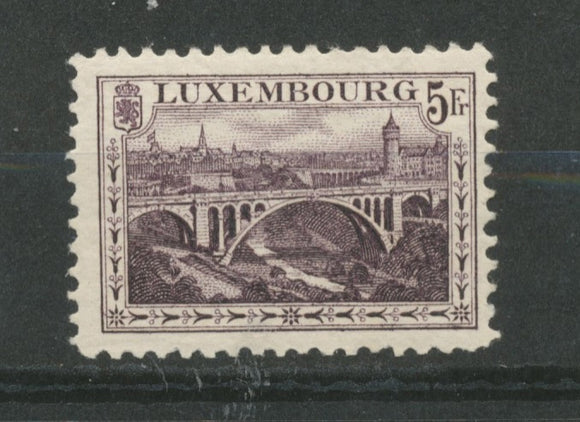 1916-24 Luxembourg N°134 5f brun Violet Neuf luxe **. Cote 48 €. P160
