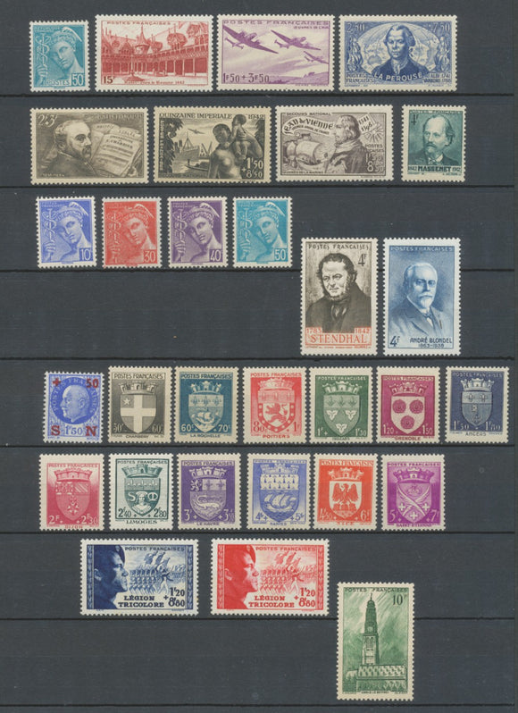 1942 France Année complète, 30 timbres, N°538 à 567 Neuf luxe **. H3014