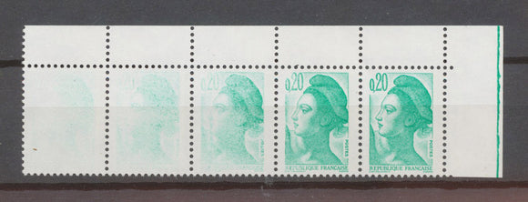 N°2181, Liberté 0,20 vert, bande de 5 , impression très défectueuse X4534