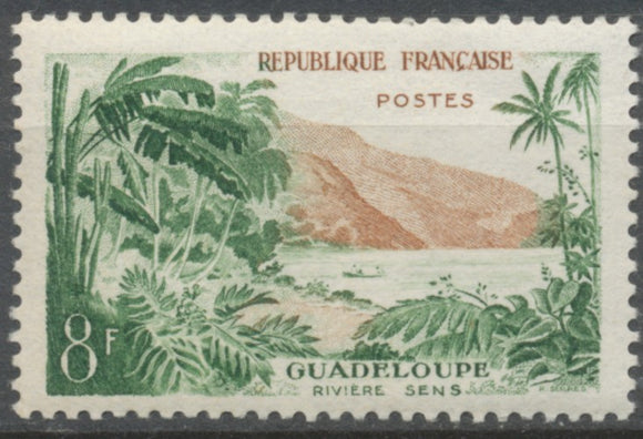 Série touristique. Rivière Sens, à la Guadeloupe 8f. Vert et ocre. Neuf luxe ** Y1125