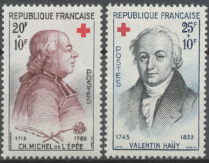 Série Au profit de la Croix-Rouge.  2 valeurs. Neuf luxe ** Y1227S