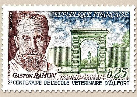 Bicentenaire de l'École Vétérinaire d'Alfort. Professeur Gaston Ramon (1886-1953) 25c. Vert, bleu et brun Y1527