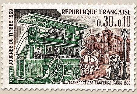 Journée du Timbre. Omnibus de transport des facteurs (1890) 30c. + 10c. Violet-brun, noir et vert Y1589