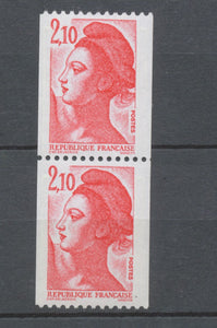 Type Liberté Paire verticale N°2322 + N°2322a N° rouge au verso Y2322aA