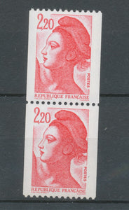 Type Liberté Paire verticale N°2379 + N°2379a N° rouge au verso Y2379aA