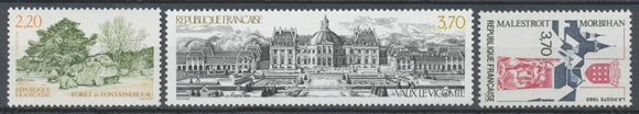 Série touristique. 3 valeurs Y2588S