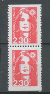 Type Marianne du Bicentenaire Paire verticale N°2629a  2f.30 rouge Y2629aA