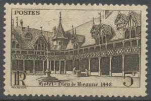 Monuments et sites. Hôtel-Dieu de Beaume Cour intérieure.  5f. Brun-noir Neuf luxe ** Y499