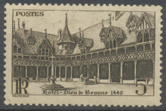 Monuments et sites. Hôtel-Dieu de Beaume Cour intérieure.  5f. Brun-noir Neuf luxe ** Y499