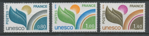 Service N°50-52 Série UNESCO.  3 valeurs ZS50A