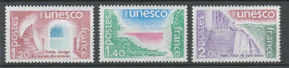Service N°60-62 Série UNESCO.  3 valeurs ZS60A